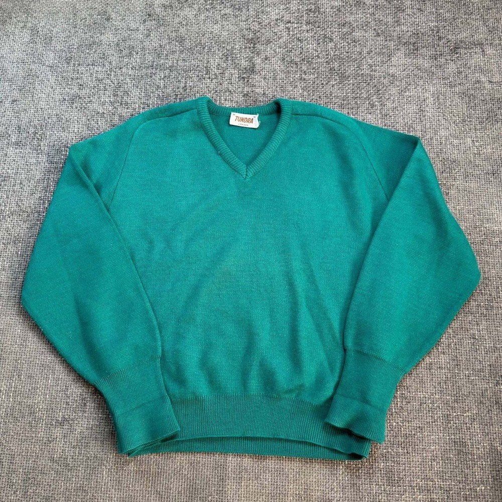 Tundra V-Neck Sweater Mens Medium Green Wool Blend Vintage 90s Made in Canada